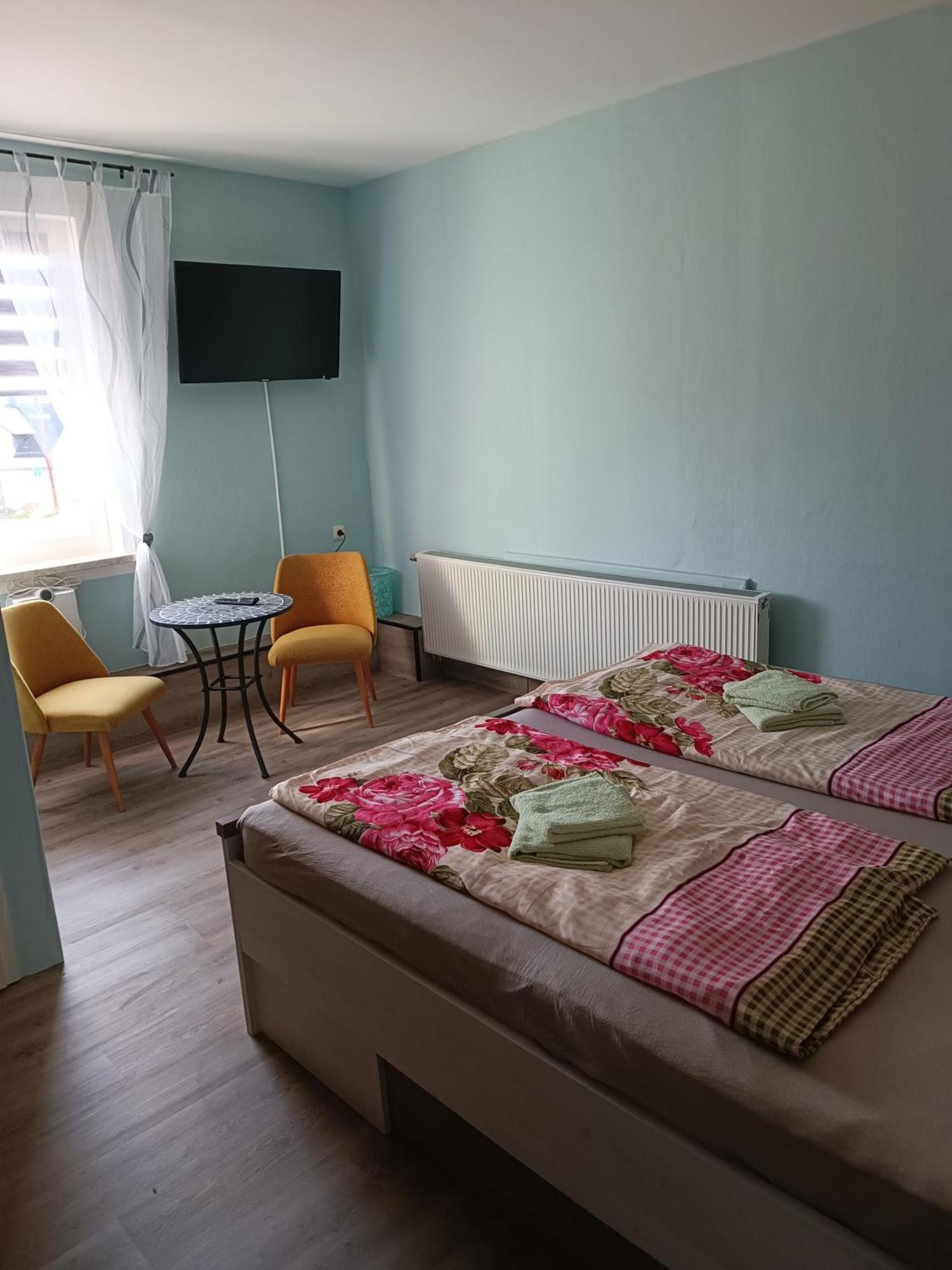 Pension Thüringer Wald - Monteurzimmer Reichmannsdorf Habitación foto